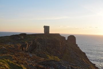 Fototapeta na wymiar Cliffs of Moher, castle, county clare, ireland