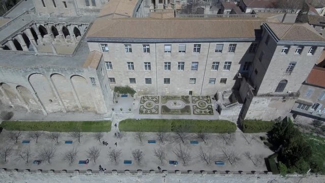 Drone en Catedral de B&eacute;ziers,ciudad de Francia en el departamento franc&eacute;s de H&eacute;rault, al suroeste de Montpellier. Video aereo con Drone
