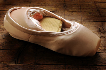 Naklejka premium Múa Ba Lê Классический танец Klasik bale Դասական պար Saggio di Danza classica 古典芭蕾 accademica Ballet clásico باليه كلاسيكي Classical ballet Balet clasic Klassiek klasik باله کلاسیک