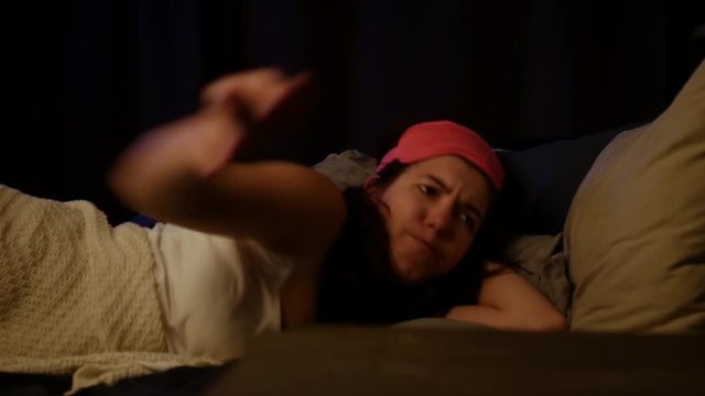 Woman can not sleep at night.