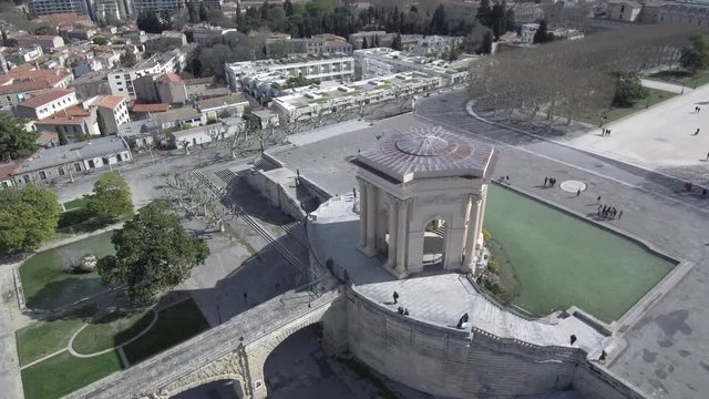 Drone en Montpellier, ciudad del sur de Francia, en la región de Occitania y capital del departamento Hérault. Video aereo con Dron