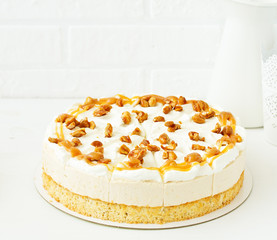 A wonderful caramel cheesecake with homemade caramel, nuts and chocolate.