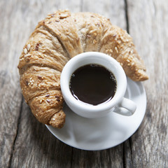 croissant et café 