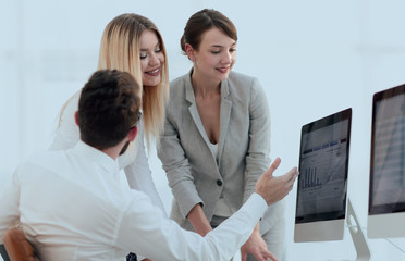 Obraz premium business team discussing work problems