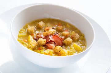 thick pea soup