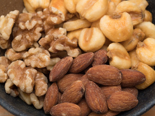 ナッツの盛り合わせ
