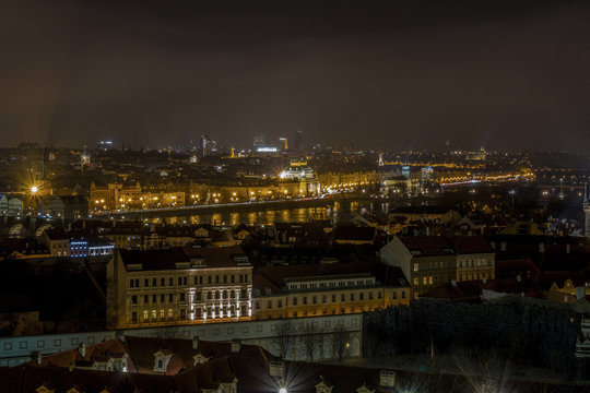 Blick auf das nächtliche Prag © neuhold.photography