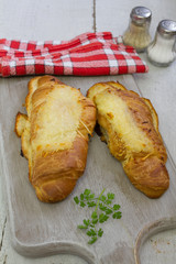 croissants au jambon