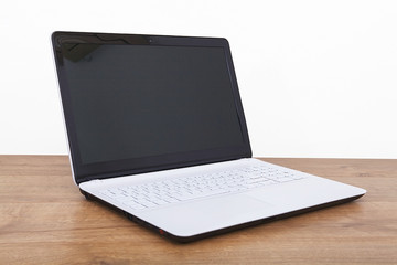 beyaz laptop