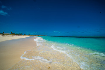 Obraz premium Beautiful tranquil deserted tropical beach