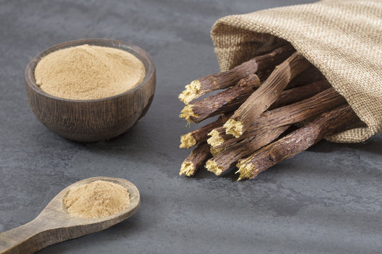 Licorice powder and roots - Glycyrrhiza glabra