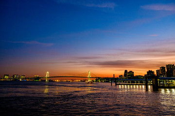 橋と夕景