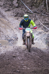 Fototapeta premium enduro/course de moto tout terrain