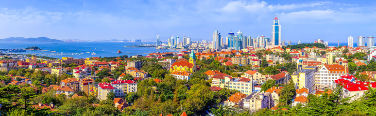 Fototapeta na wymiar Coastal city Qingdao urban architectural landscape skyline