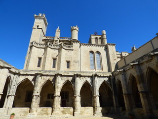 Fototapeta na wymiar Béziers,ciudad de Francia en el departamento francés de Hérault, al suroeste de Montpellier. 