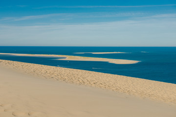 Fototapeta na wymiar Dune of Pilate, France. the largest sandy desert in Europe 