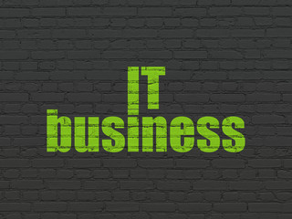 Fototapeta premium Business concept: Painted green text IT Business on Black Brick wall background