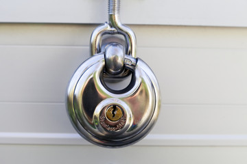 Vorhaengeschloss zum Abschliessen von Gepäck