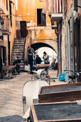 Naklejka premium quotidianità a Bari Vecchia
