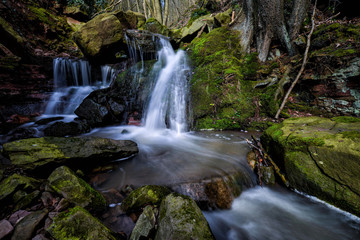 Fototapeta na wymiar Wasserfall Wildbach 