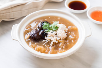 Braised Fish Maw in Red Gravy Soup with Crab