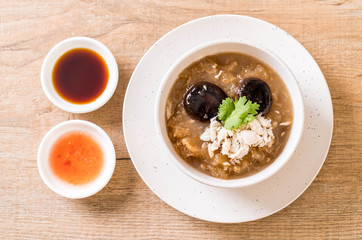 Braised Fish Maw in Red Gravy Soup with Crab