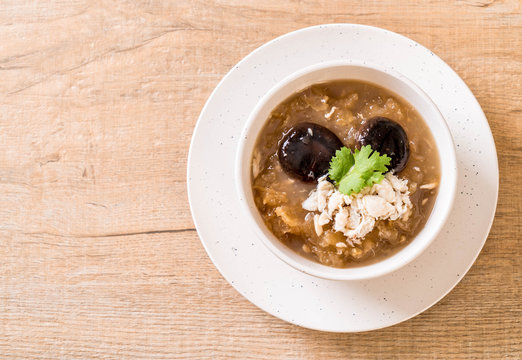 Braised Fish Maw in Red Gravy Soup with Crab