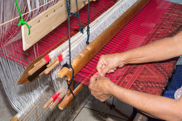The process of making THAI SARONG