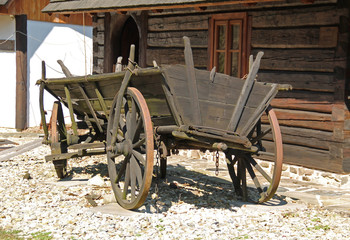 Fototapeta na wymiar old wooden cart, historical farming chariot