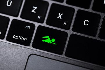 clavier d'ordinateur avec icône loisir 