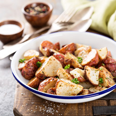 Roasted potatoes with herbs