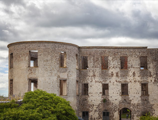 Fototapeta na wymiar Fortified building ruins