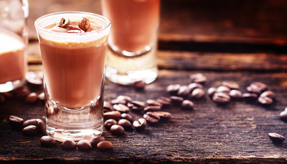 Kaffeelikör, Cremelikör, Kakaolikör, Kafeebohnen