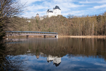 Holzbrücke über die Saale unterhalb Scvhloss Burgk