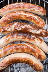 Röster auf einem Holzkohlegrill