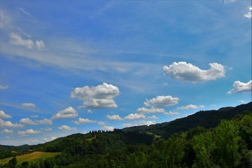 Naklejka na ściany i meble colline e nuvole 