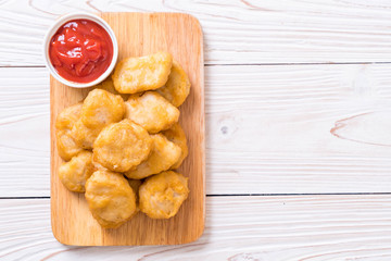 Chicken nuggets with sauce