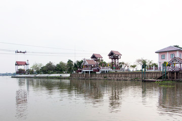 Fototapeta premium Cable car across the river at Wat Niwetthammaprawat in bang pa-in ayutthaya, thailand.