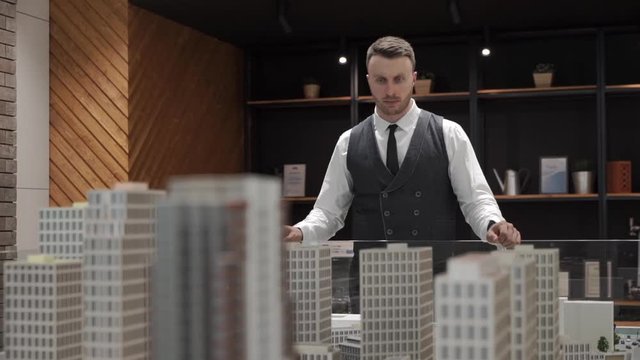 Master-builder is watching a layout