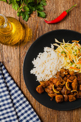 Sweet, caramelized fried chicken with soy sauce in Vietnamese.