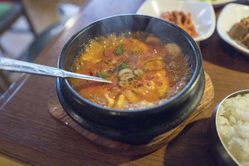 スンドゥブチゲ　韓国料理