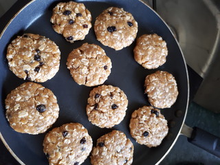 Vanishing oatmeal cookies