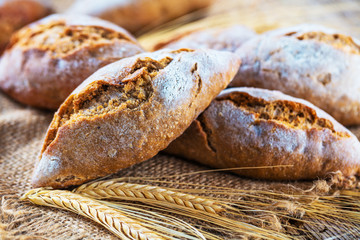 Knusprige brötchen vom Bäcker