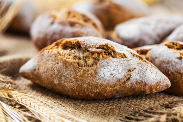 Knusprige brötchen vom Bäcker