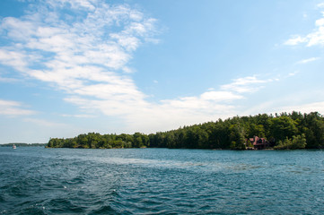 Pequenas ilhas dentro de um lago