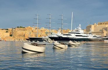 Fototapeta na wymiar Cruise liner in the port of Valletta - Malta