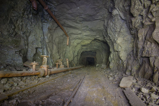 Underground old ore gold mine tunnel shaft passage mining technology