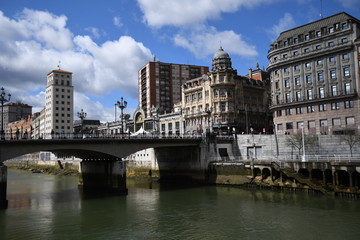 El puente de El Arenal . Bilbao. Vizcaya. España
