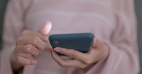Finger use of mobile phone