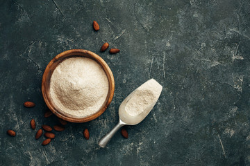 Freshly ground almonds into the flour and scoop